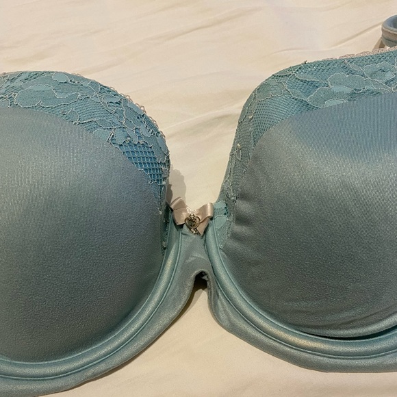 Victoria’s Secret sky blu lace bra, size 36D - Picture 2 of 6